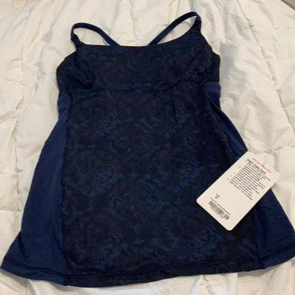 Luluoemon yeah yoga tank. Navy. New with tags.
